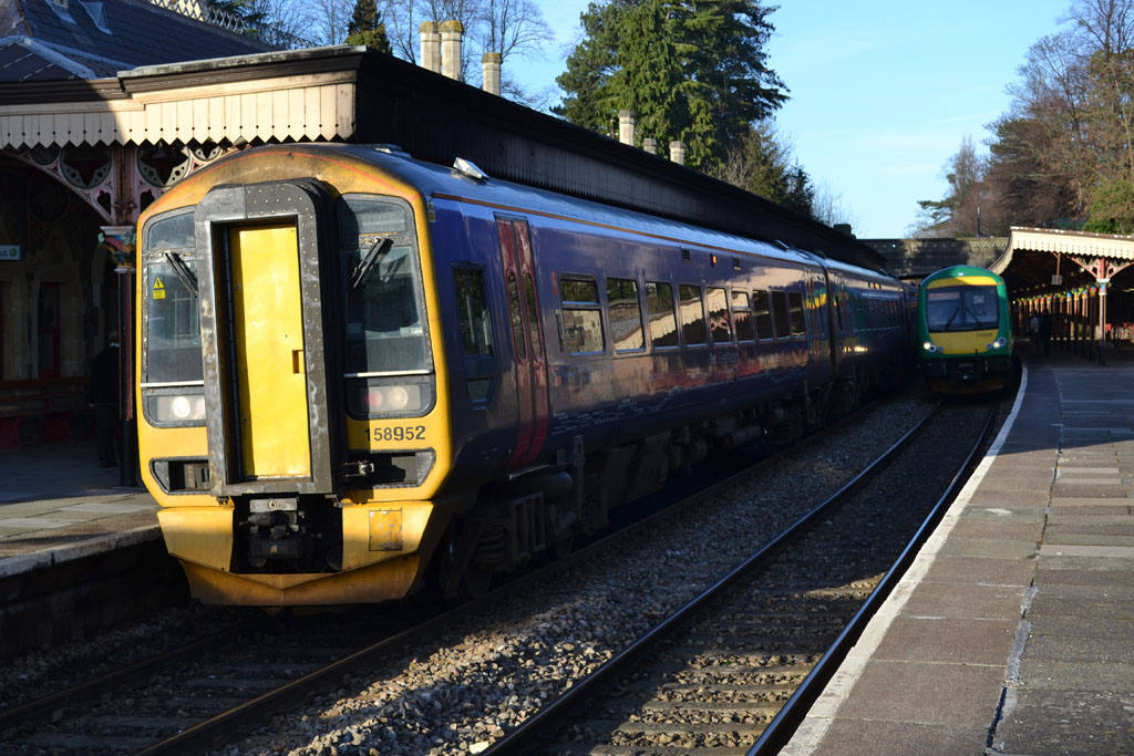 No.158952 at Great Malvern