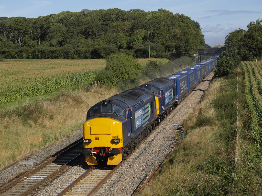 DRS class 37s on 4V38