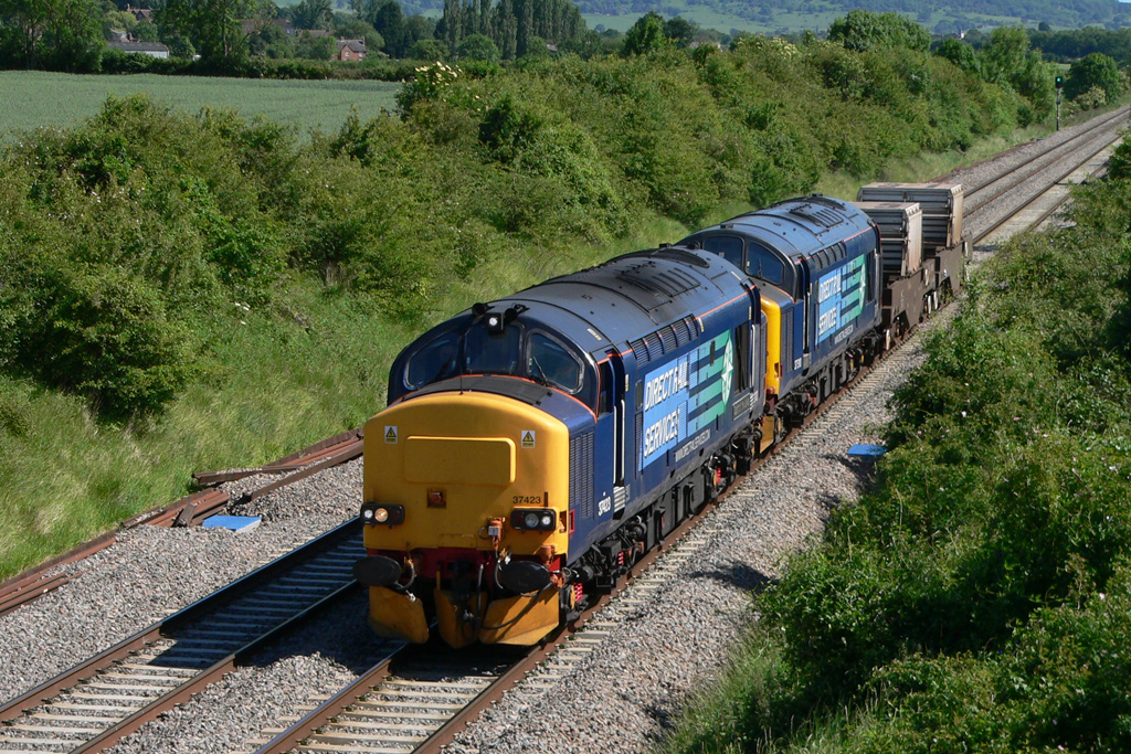 DRS class 37s on flasks train