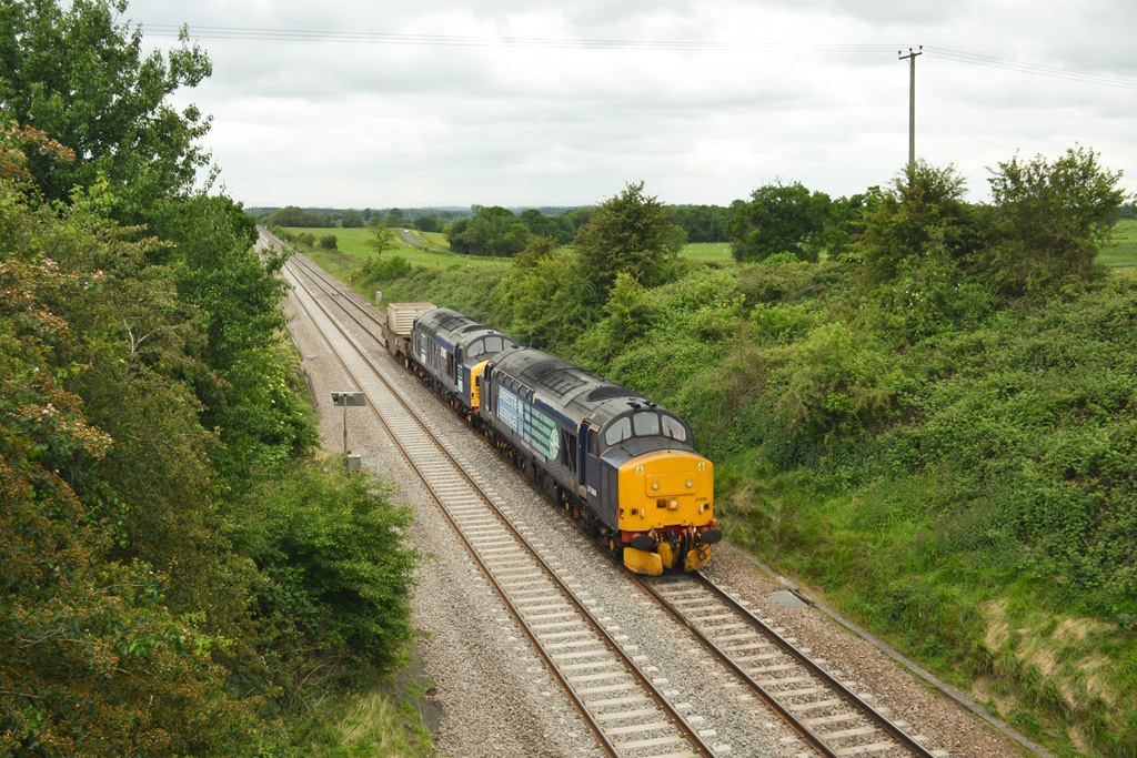 Nos.37688 & 37087 at Abbotswood