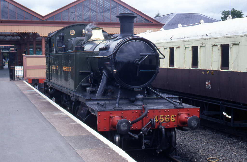 No.4566 at Kidderminster