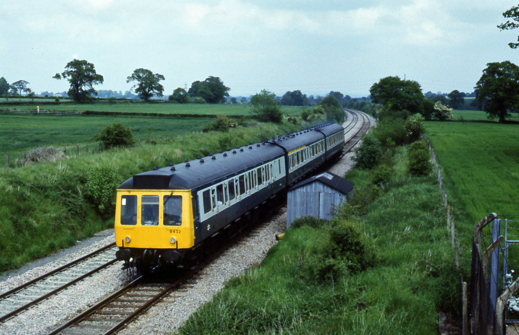 Class 117 DMU set No.B432