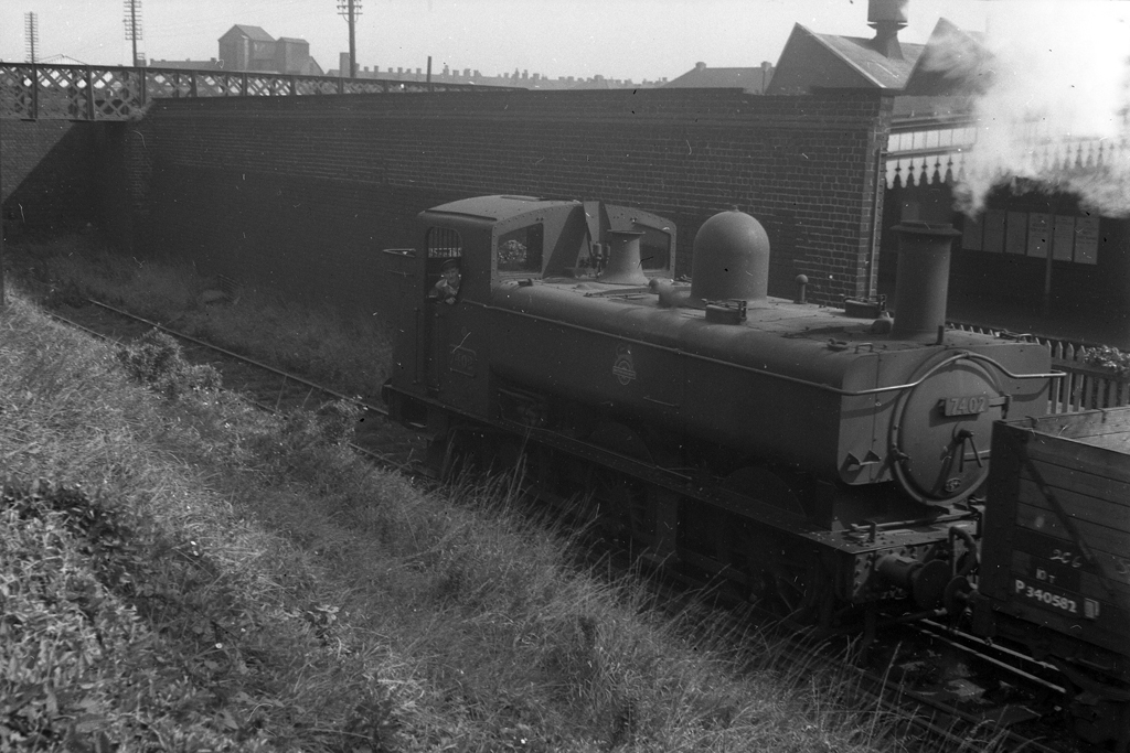 No.7402 at Dudley