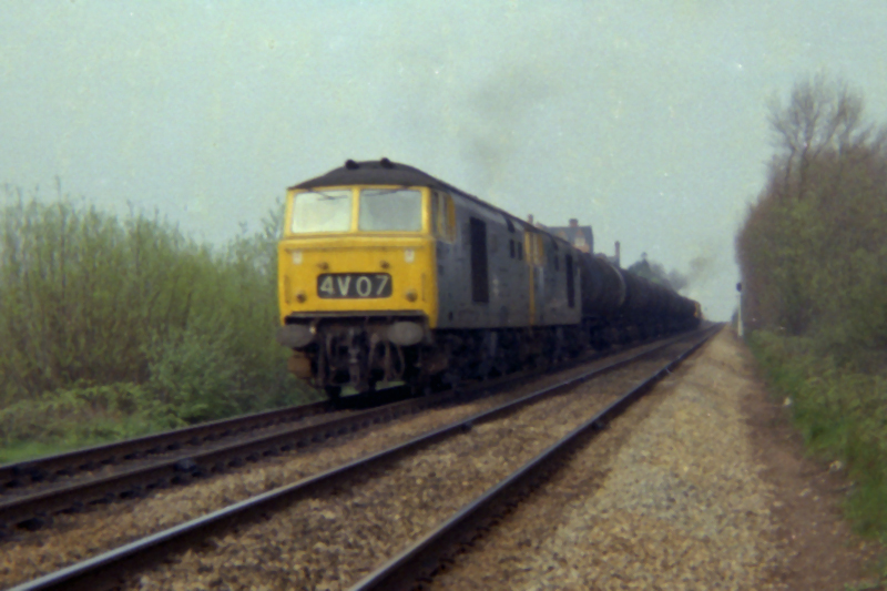 D7075 D7004 banking D1902 at Vigo